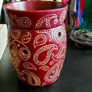 EUC-Scentsy Wax Warmer w/Paisley design